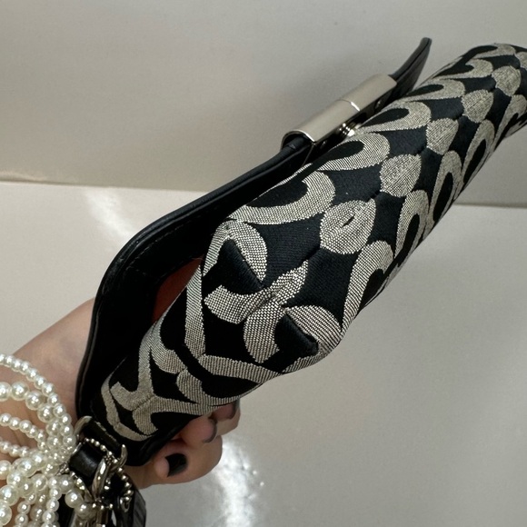 Coach Kristin Op Art Large Wristlet – Like New - Picture 6 of 8